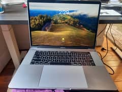 Macbook Pro late 2018 model , 15" , 16 gb RAM , Intel core i9 0