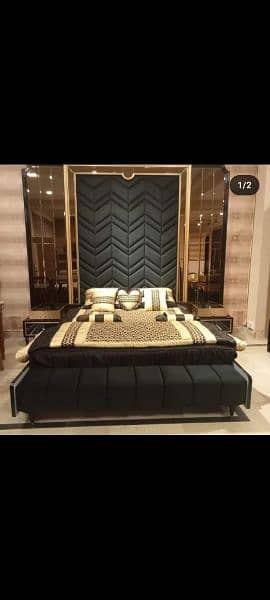 Luxury Stylish Bedroom Furniture Set Available 8