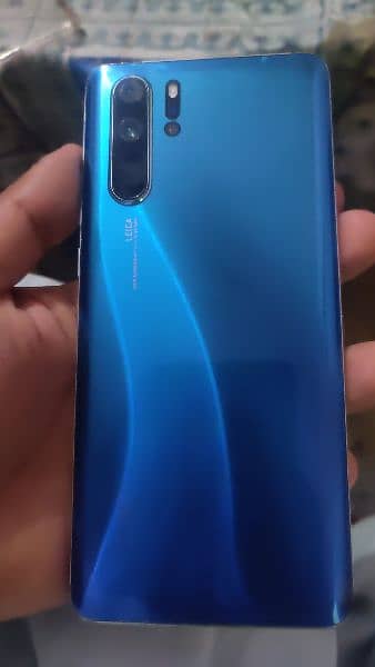 Huawei P30 pro 6/128 with case 4