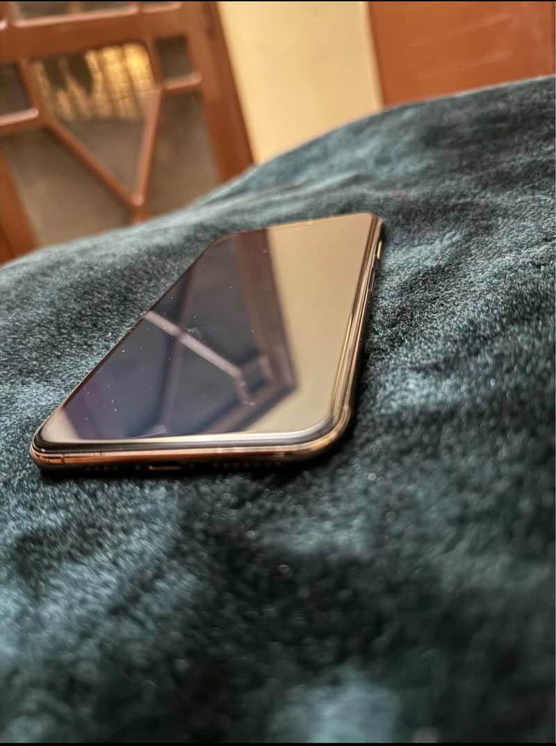iPhone XS Max, Waterpack, non pta, airlock, FU, condition 10/10. 2