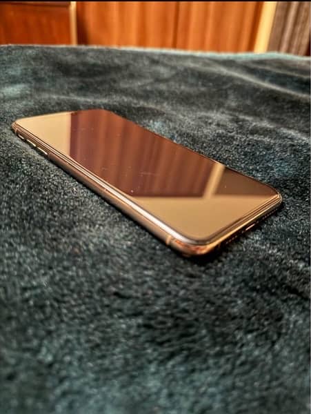 iPhone XS Max, Waterpack, non pta, airlock, FU, condition 10/10. 3