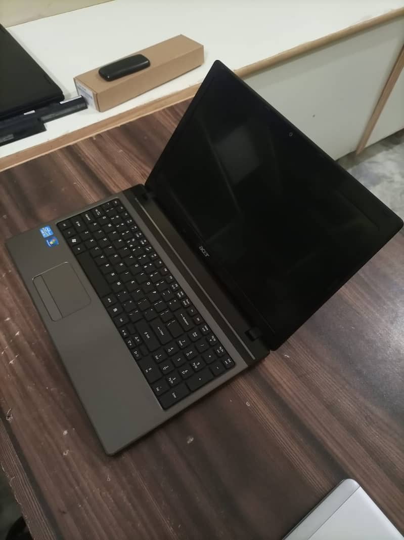 Acer Aspire 5750 Core i5 2nd Gen 8GB Ram 320GB HDD Intel 6