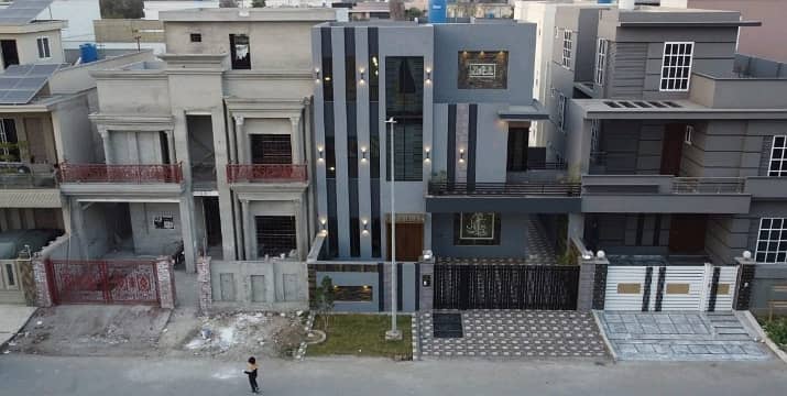 House For sale In Citi Housing Society 3