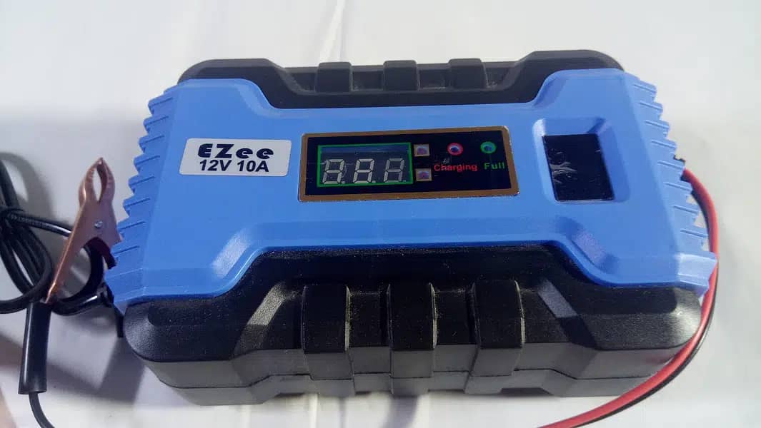 DIGITAL Universal Battery Charger 10 ampere 12V Automatic 3 Phase 1