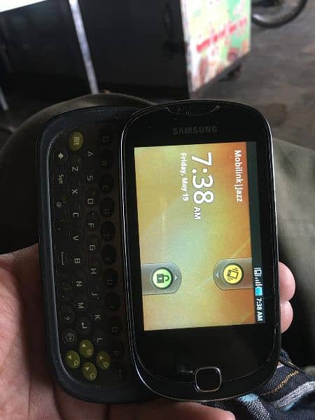 sale samsung galaxy Q t589  orignal mobile very very stylish keypad 4