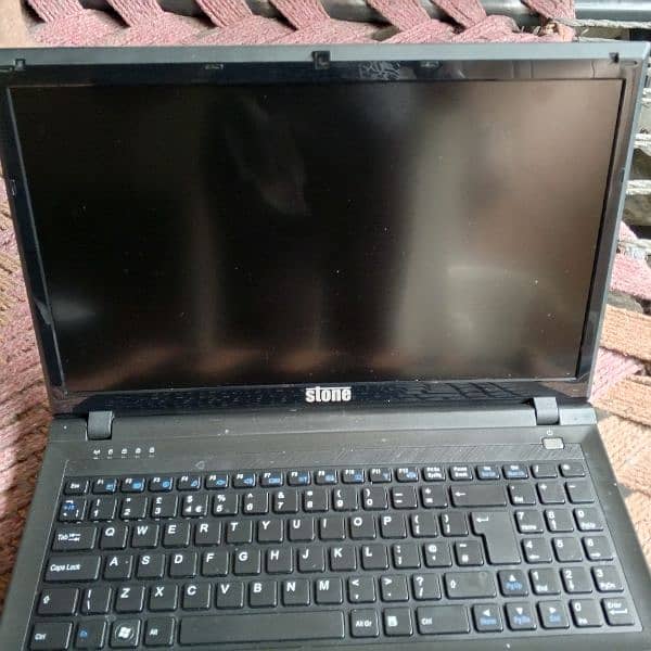 STONE Laptop 1