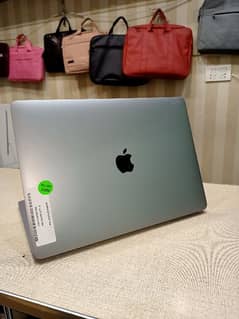 apple MacBook pro 2020 m1 chip space gray 16/256