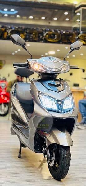 METRO M6 THRILL YADEA E8S PRO T9 E10 A7 LY RAMZA EVEE SCOOTY SCOOTER 7