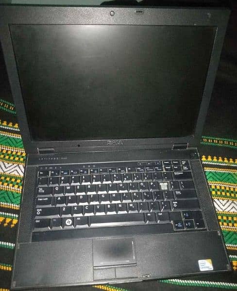 DELL Laptop E5400 7