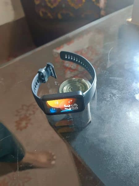 Huawei watch 10/10condition no issue check warranty 3