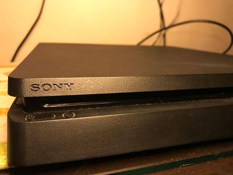 PS4 Slim 500Gb With 2 Games 2