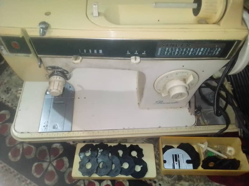 Singer sewing machine 3