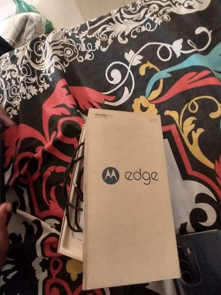 Motorola edge 2022  PTA ,with box ,pouch and accessories 1