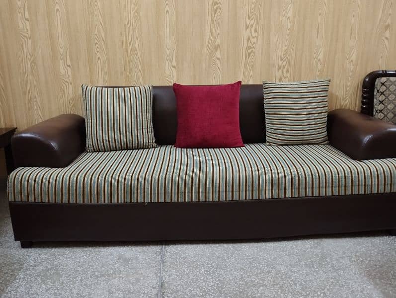 6 seater sofa hardly few months used 0