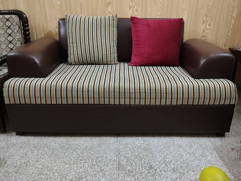 6 seater sofa hardly few months used 1