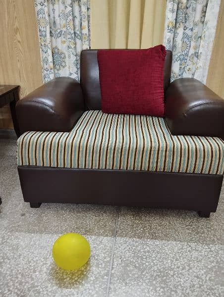 6 seater sofa hardly few months used 5