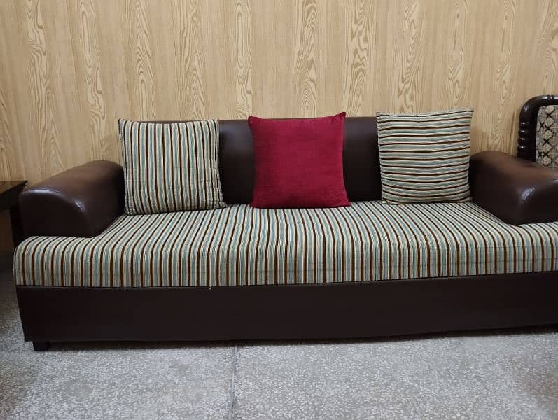 6 seater sofa hardly few months used 6