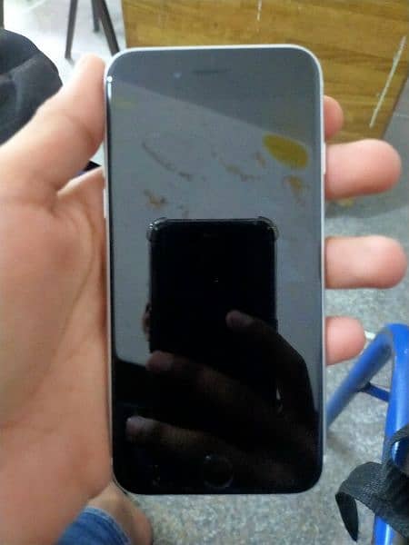 Iphone SE2020 with box 5