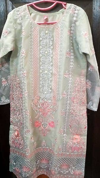 New party Eid collection dress
Fabric organza
Size medium 3