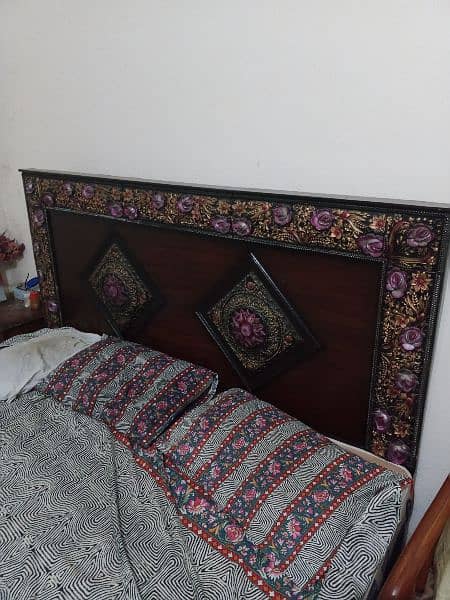 Wooden bed chnyuti 3