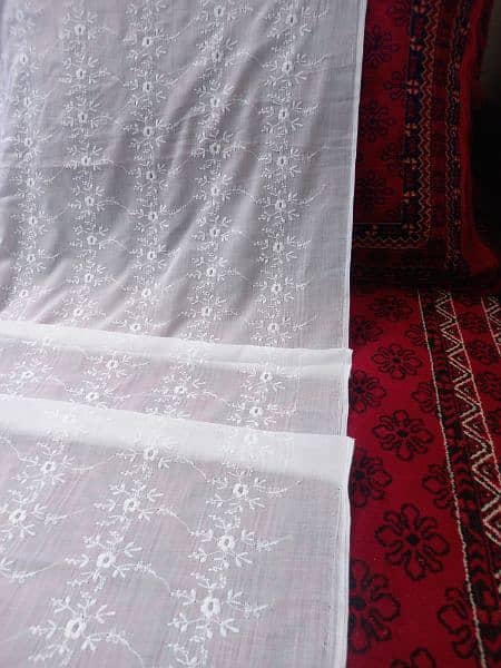 white chadar/Shawl/ ladies shawl/ branded Shawl/ lawn shawl 1
