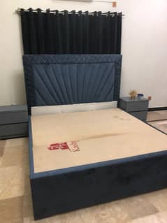 Bed / Bed Set / Bed with side table and dressing
