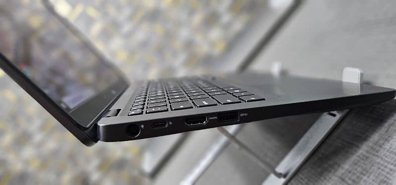 Dell Latitude 5300 I5 8th Generation New shape with bzell less screen 4