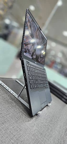 Dell Latitude 5300 I5 8th Generation New shape with bzell less screen 14