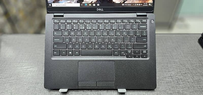 Dell Latitude 5300 I5 8th Generation New shape with bzell less screen 16