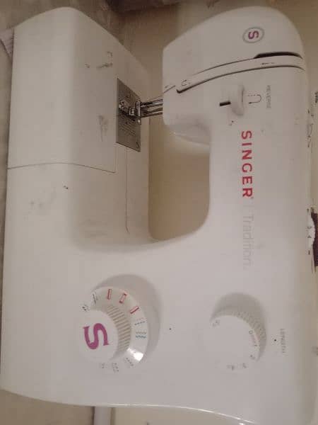 embroidery singer sewing machine for sale 0