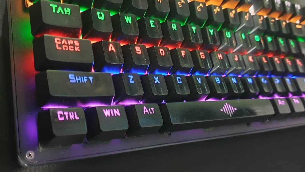 Gaming Mechanical Keyboard (Blue Switches) 3