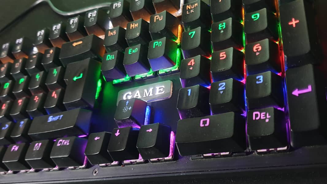 Gaming Mechanical Keyboard (Blue Switches) 4