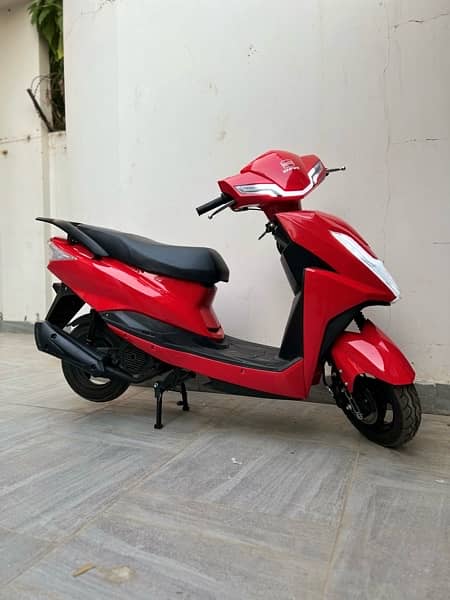 BEST SCOOTY FOR GIRLS 49 cc engine 2