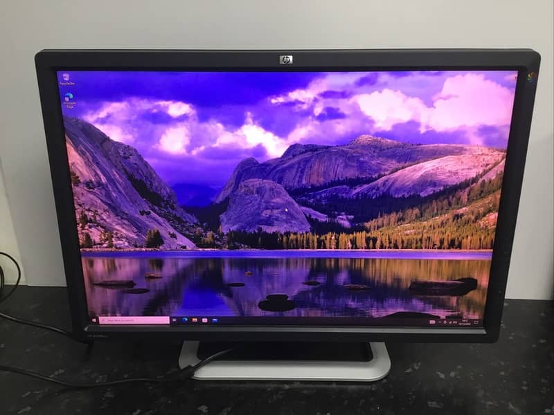 HP LP3065 2K S-IPS LCD  30 Inches A+ 1440p Best For Gaming and Editing 0