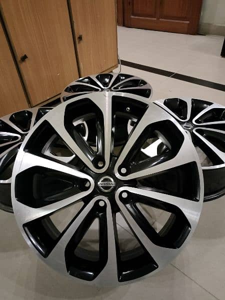 18” Nissan Genuine OEM Alloy Rim Wheels 5*114 (Only Rims) 1
