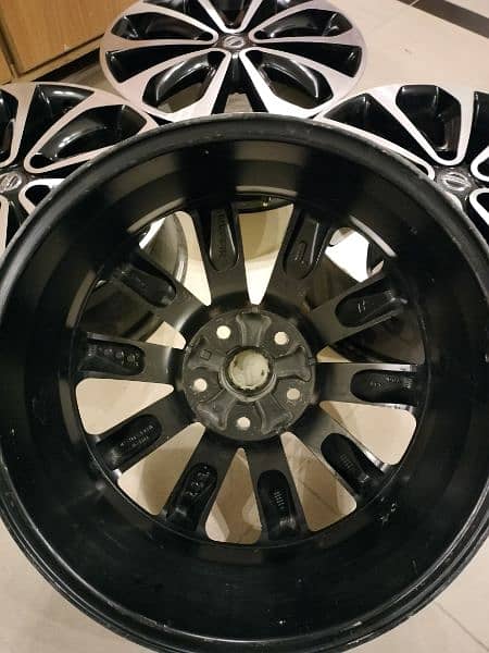 18” Nissan Genuine OEM Alloy Rim Wheels 5*114 (Only Rims) 2
