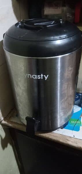 Water dynesty brand cooler new condition with aprox 10to12 kg capacity 3