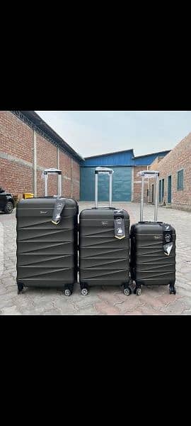 Luggage bags/ travel  bags/ trolley bags/ suitcase/ attachi 6