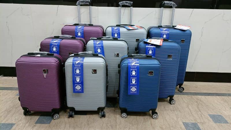 Luggage bags/ travel  bags/ trolley bags/ suitcase/ attachi 12