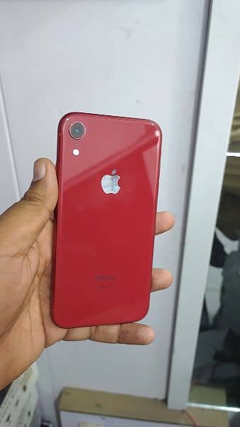 iPhone Xr jv 64 sim time available 1