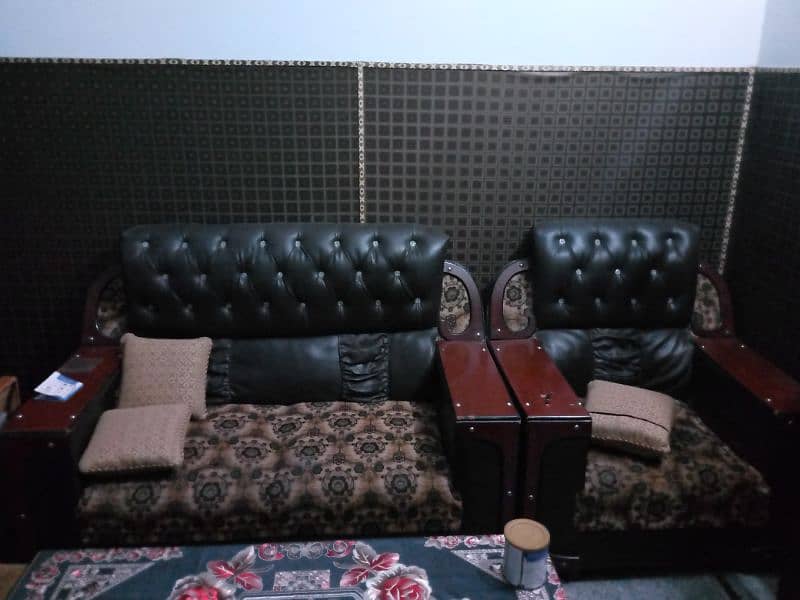 6 seet sofa for sale 0