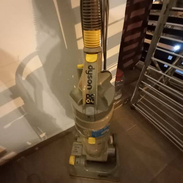 dyson hoover vacume cleaner 2