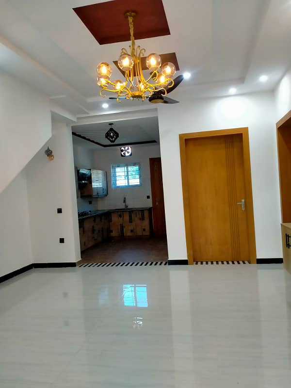 7 Marla House In Central Bahria Town Phase 8 - Ali Block For Sale 3