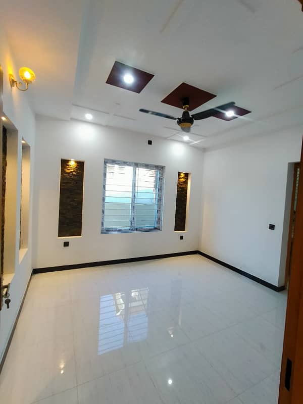 7 Marla House In Central Bahria Town Phase 8 - Ali Block For Sale 11