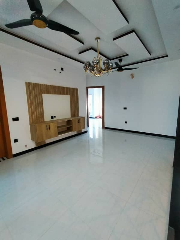 7 Marla House In Central Bahria Town Phase 8 - Ali Block For Sale 17