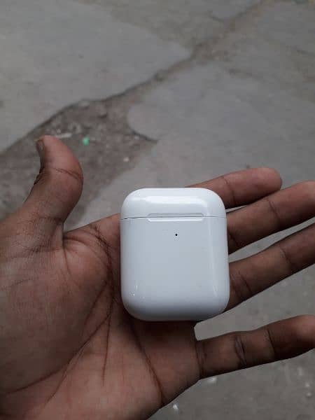 apple air pods 2nd (Generation) 1