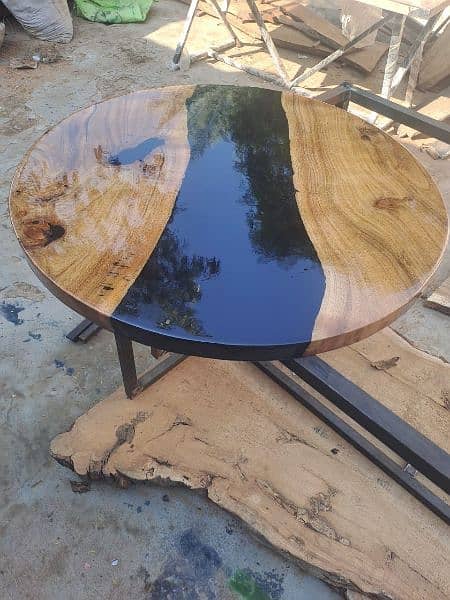 epoxy center table. Delivery all Pakistan can send. contact03328709877 1