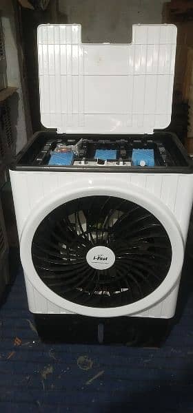 I fast room air colour 2 years warranty home delivery available 3