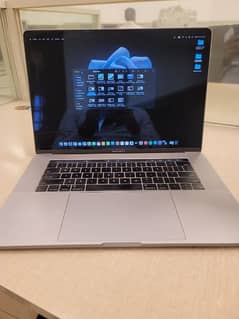 Macbook Pro 2017 15 Inch i7Q 16/512 Space Grey Touchbar