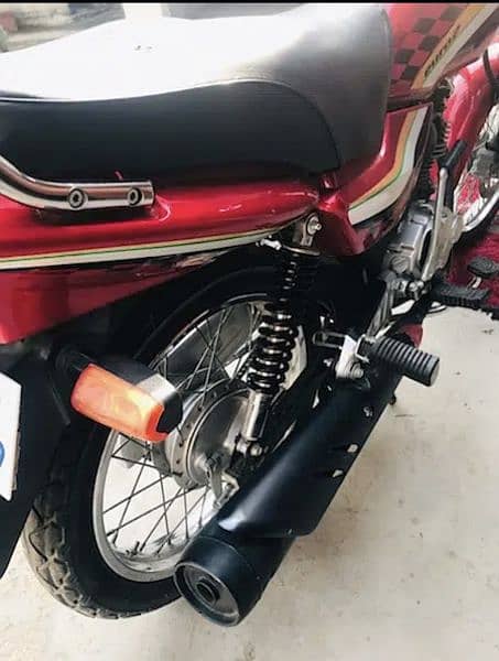 Honda Deluxe Red in lush Condition only wats app 2